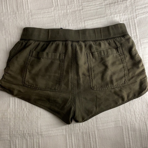 Aritzia Community Axiom Shorts - Picture 4 of 5